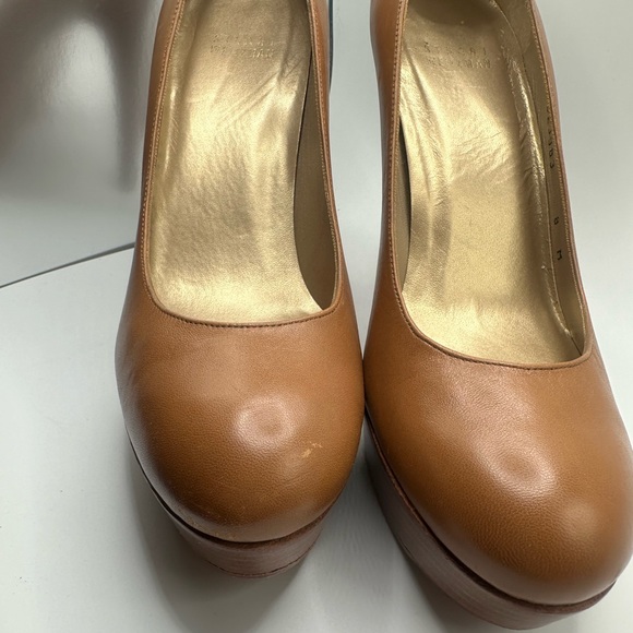 Stuart Weizmann ultra high platform pumps - Picture 4 of 9